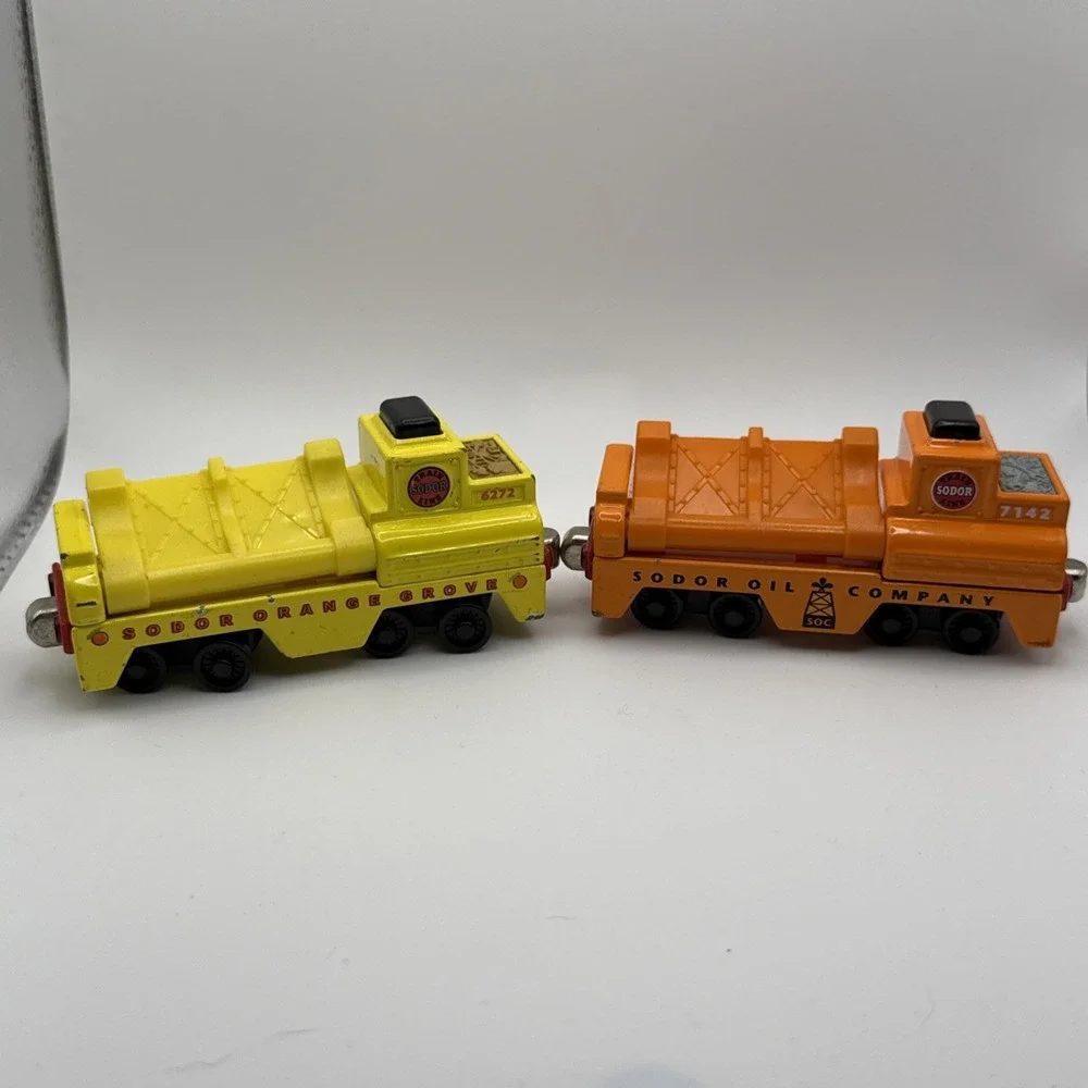 Thomas & Friends Take Along Lot Sodor Oil Company & Orange Grove Train Cars 2003